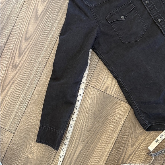 Teodora Western Shirt in size medium Black
LEVI'S - Picture 11 of 16